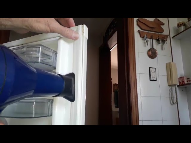 Reparación de frigorífico que se reinicia con microcortes en Sevilla
